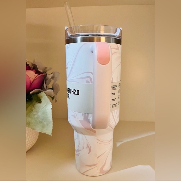 🎉LAST PIECE🎉Stanley 40oz. Quencher H2.0 FlowState Tumbler Rose Quartz Swirl - Picture 8 of 9